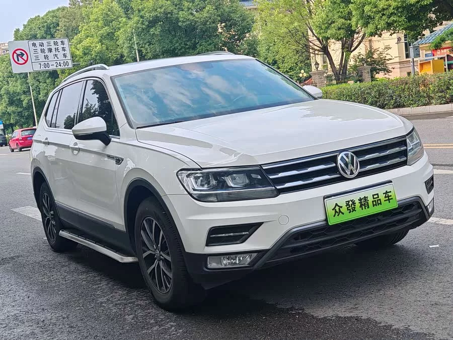 Volkswagen Tiguan L
