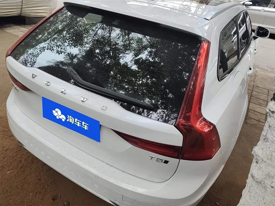 Volvo V90