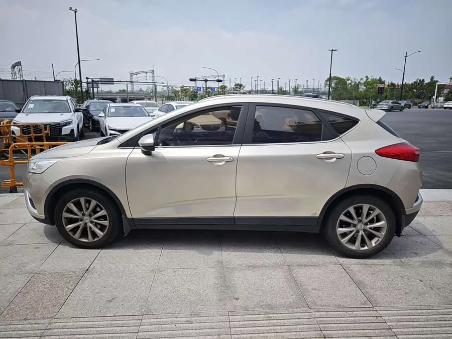 Geely Emgrand GS
