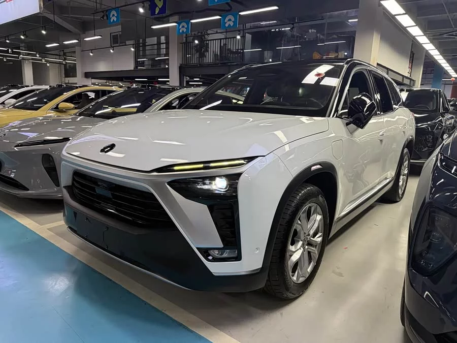 NIO ES8