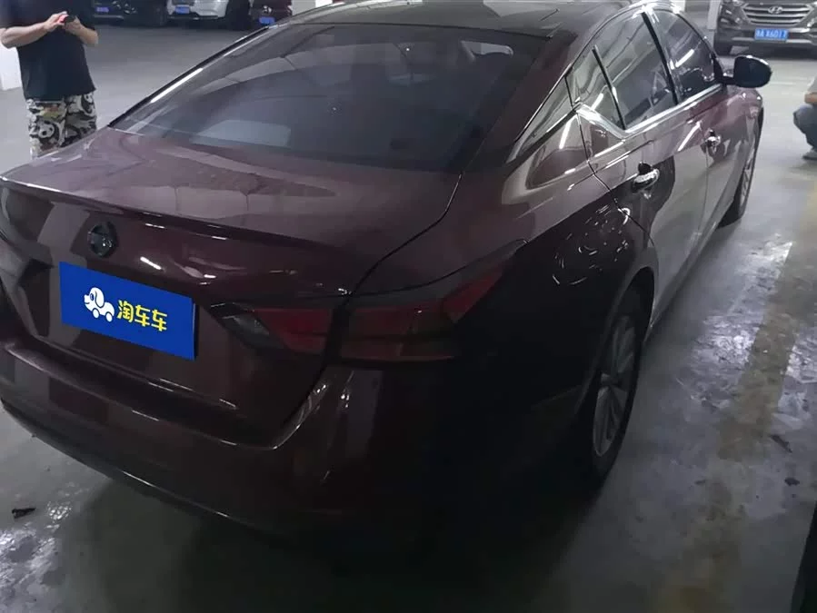Nissan Teana