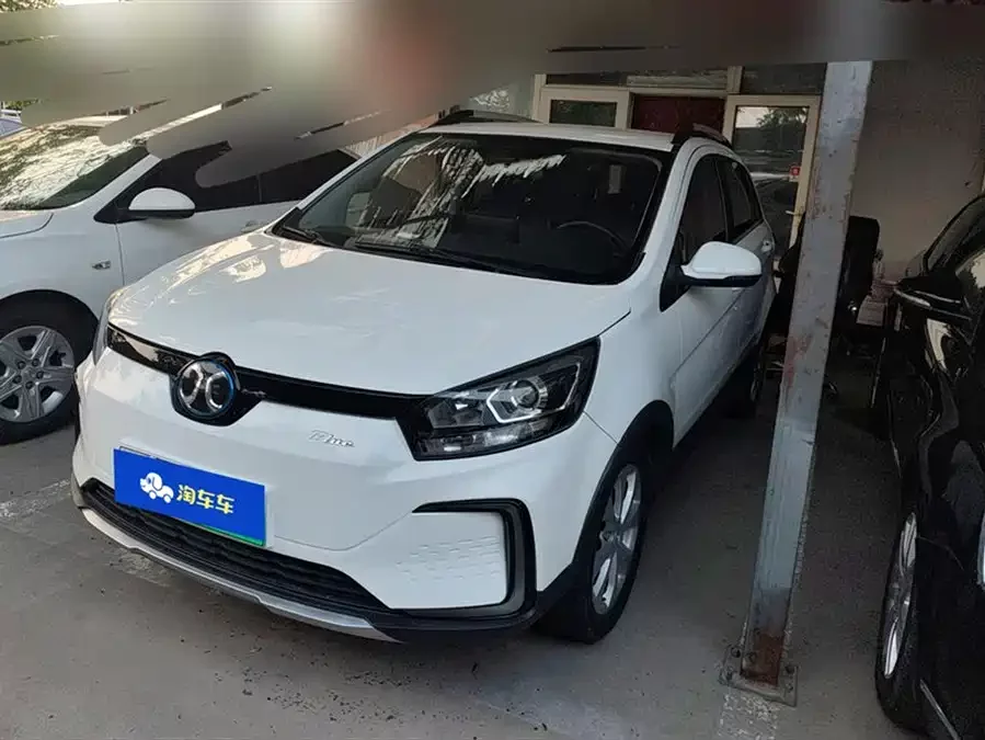BAIC EC5