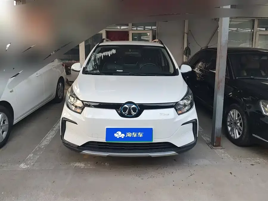 BAIC EC5
