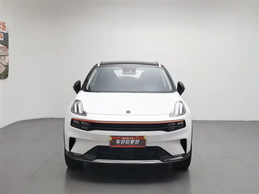 Lynk & Co 06