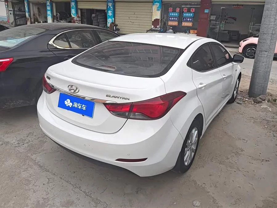 Hyundai Elantra