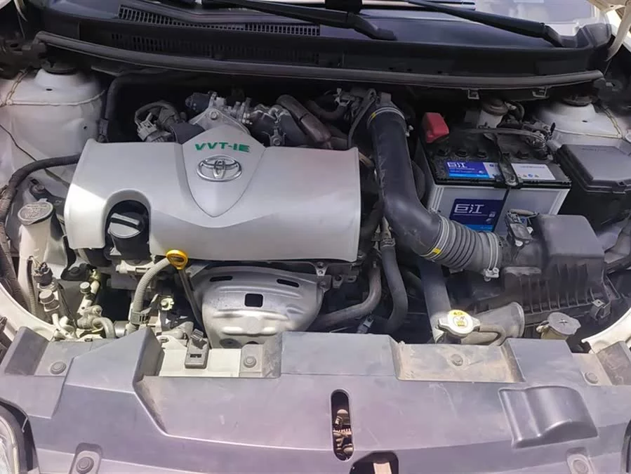 Toyota YARiS L