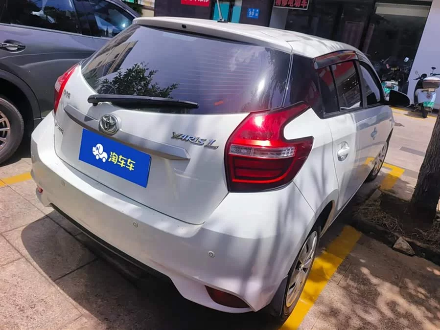 Toyota YARiS L