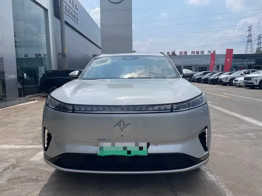 Dongfeng eπ008