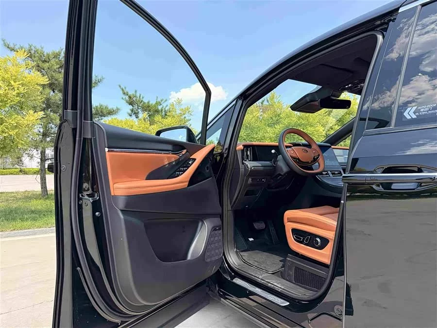 GAC Trumpchi M8