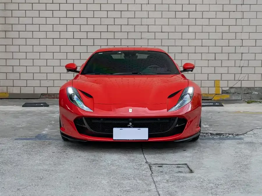 Ferrari 812