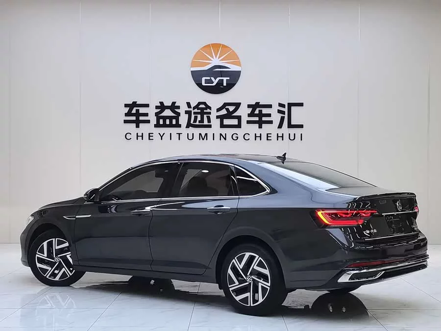 Volkswagen Sagitar