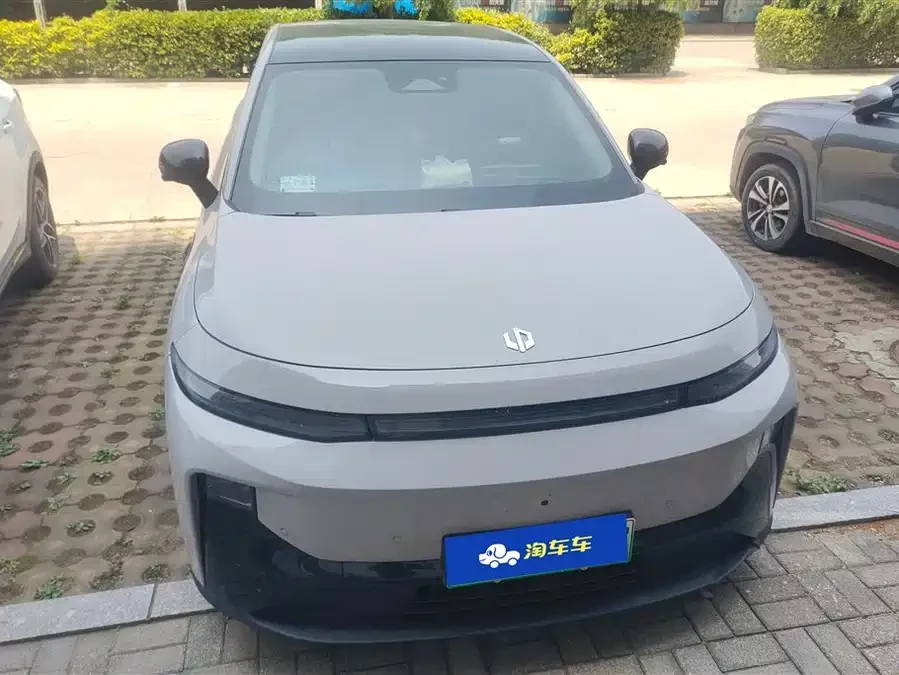 Leapmotor B10