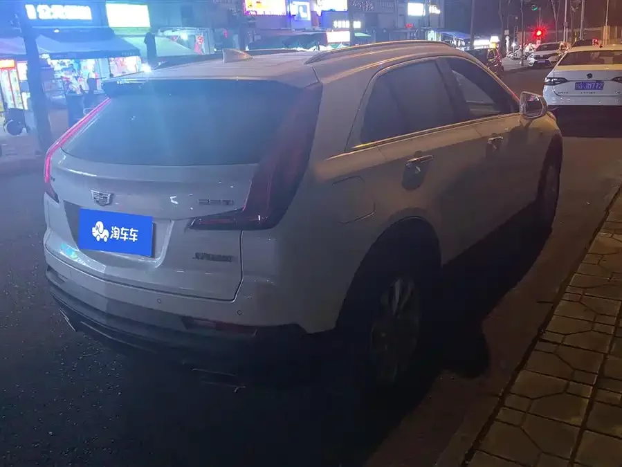 Cadillac XT4