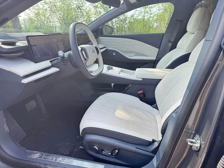 Geely Galaxy E8
