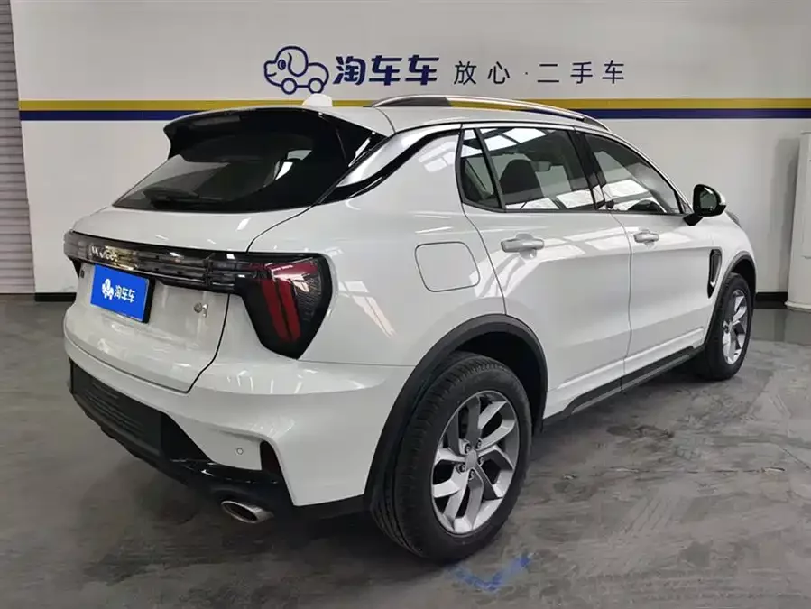 Lynk & Co 01