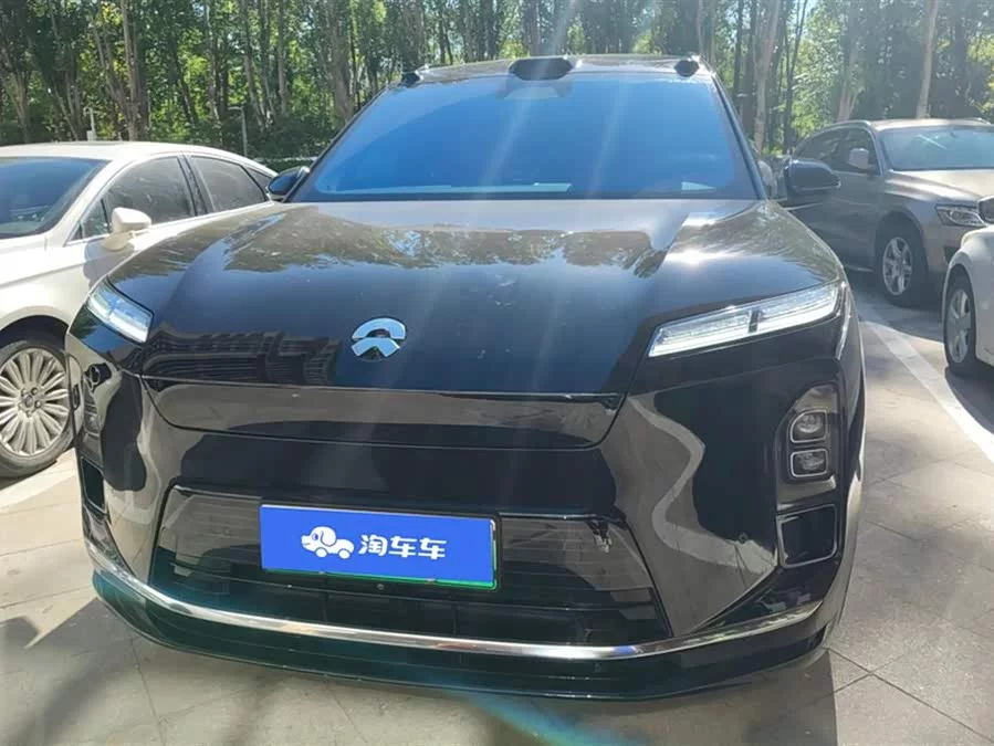 NIO ES8