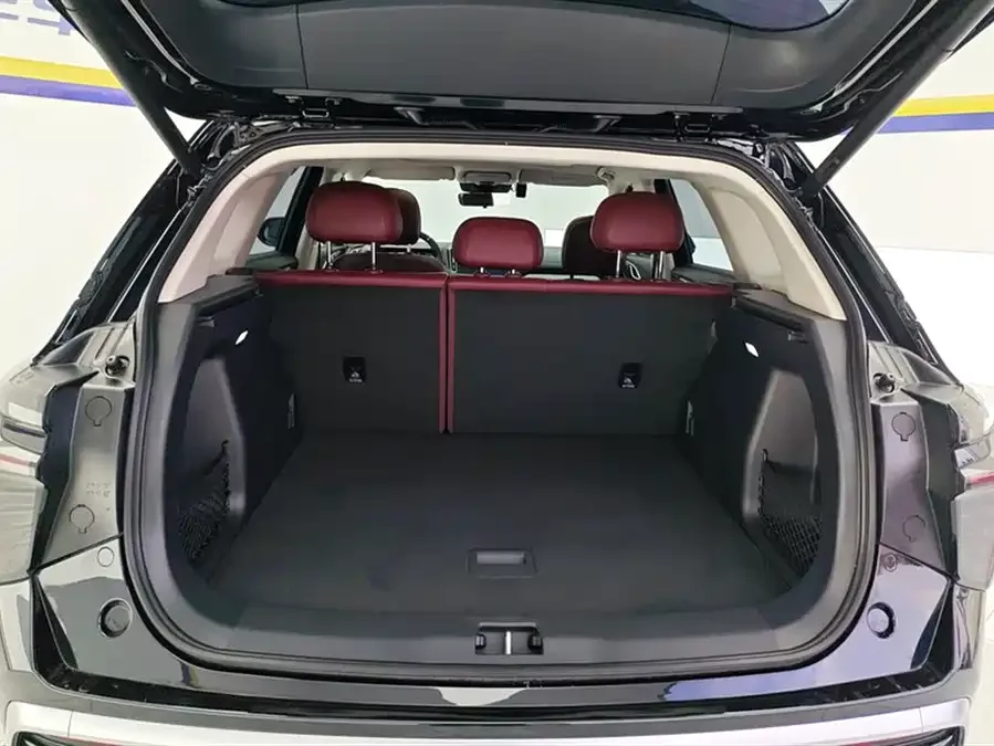 Hongqi HS3 PHEV