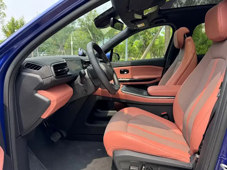 NIO EC6
