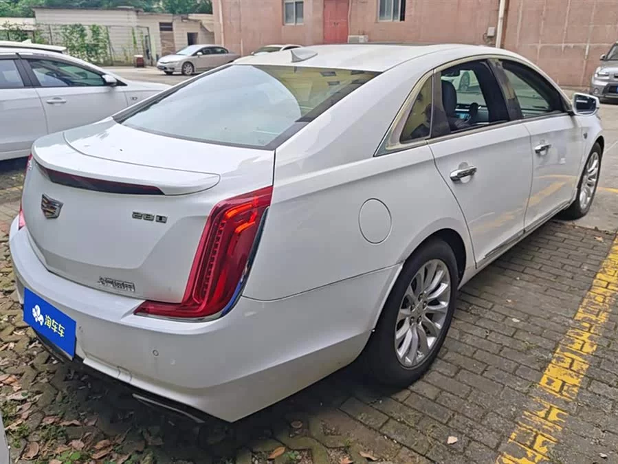Cadillac XTS