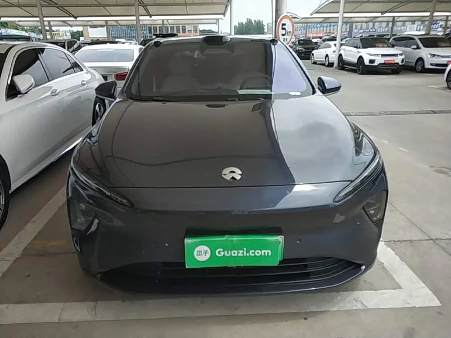 NIO ET7