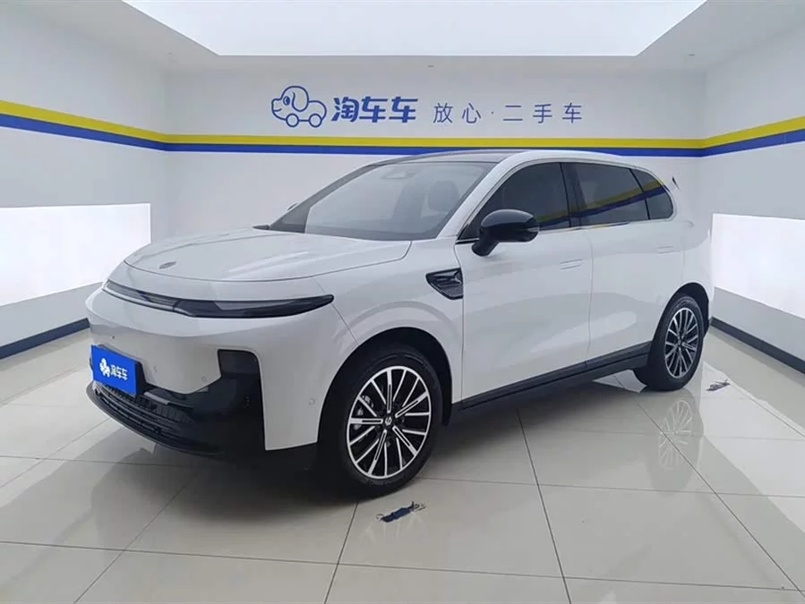 Leapmotor B10