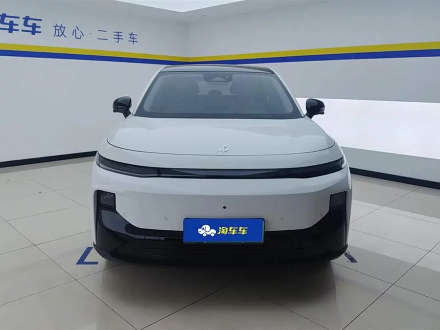 Leapmotor B10