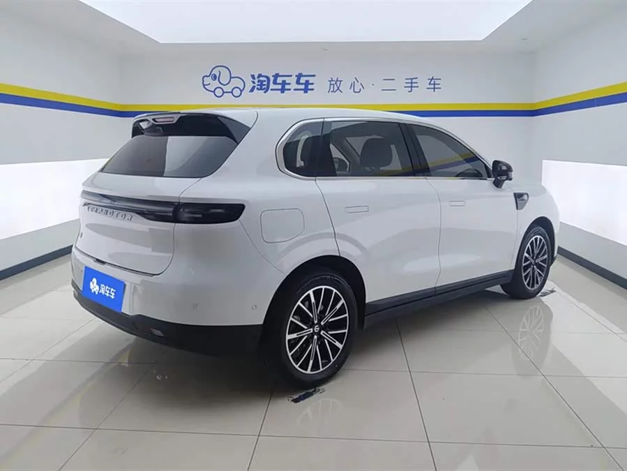 Leapmotor B10