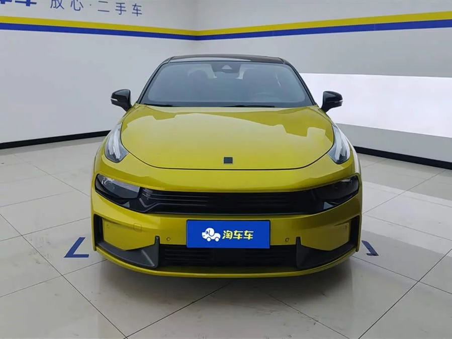 Lynk & Co 03