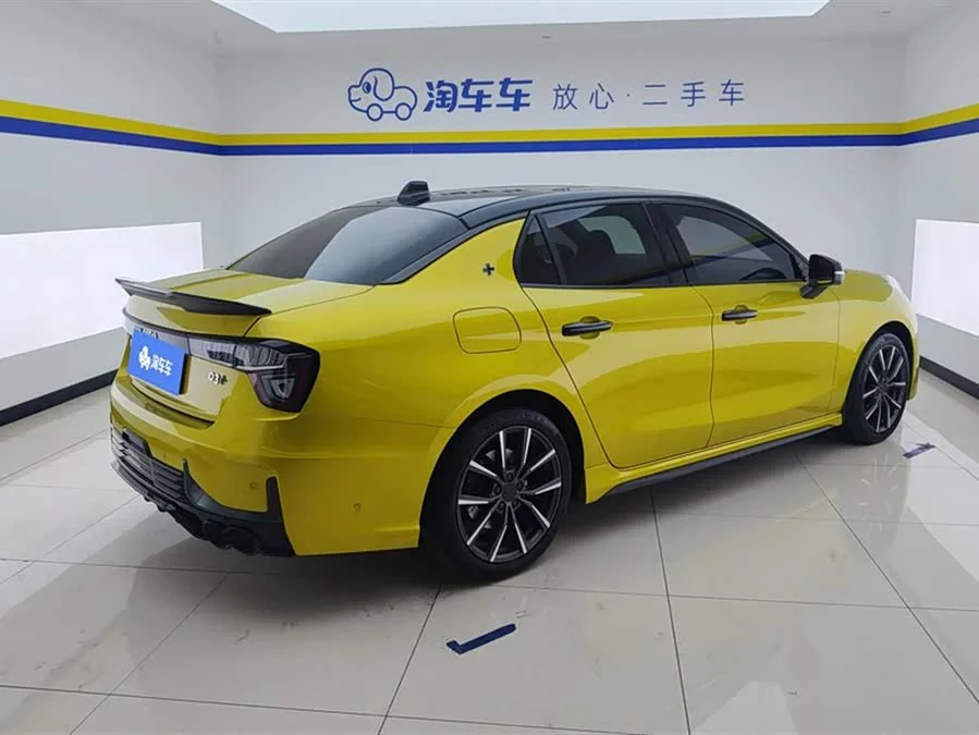 Lynk & Co 03