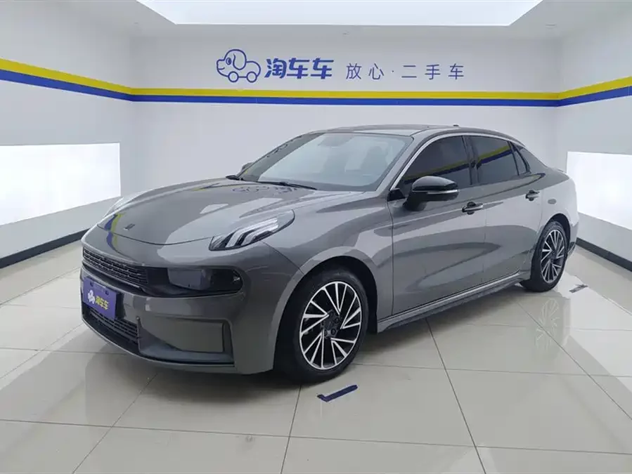 Lynk & Co 03