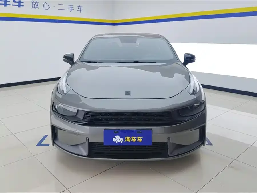 Lynk & Co 03