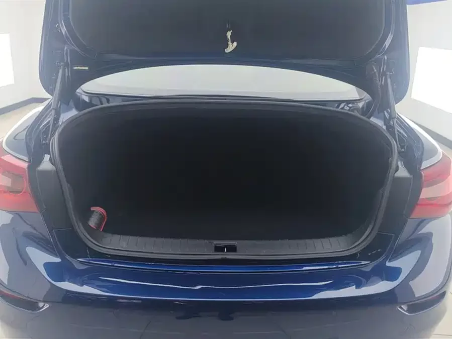 Infiniti Q50L