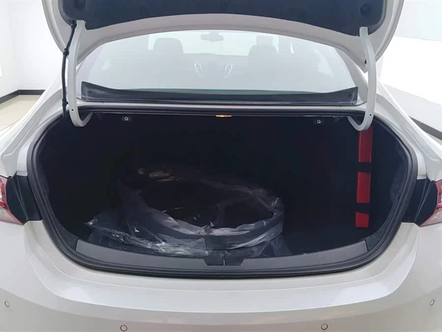 Chevrolet Malibu XL