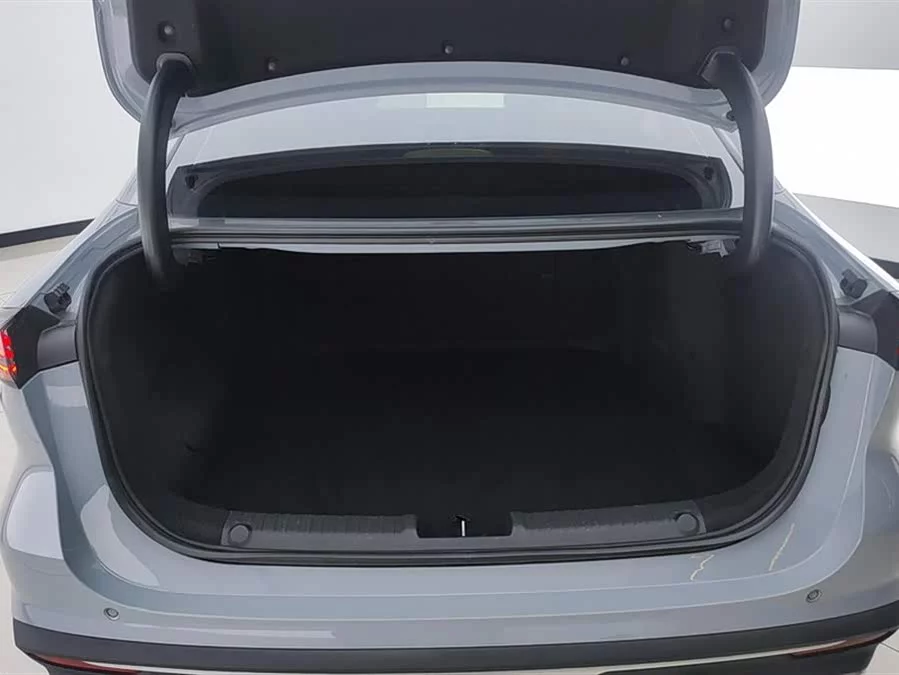 Geely Galaxy L6