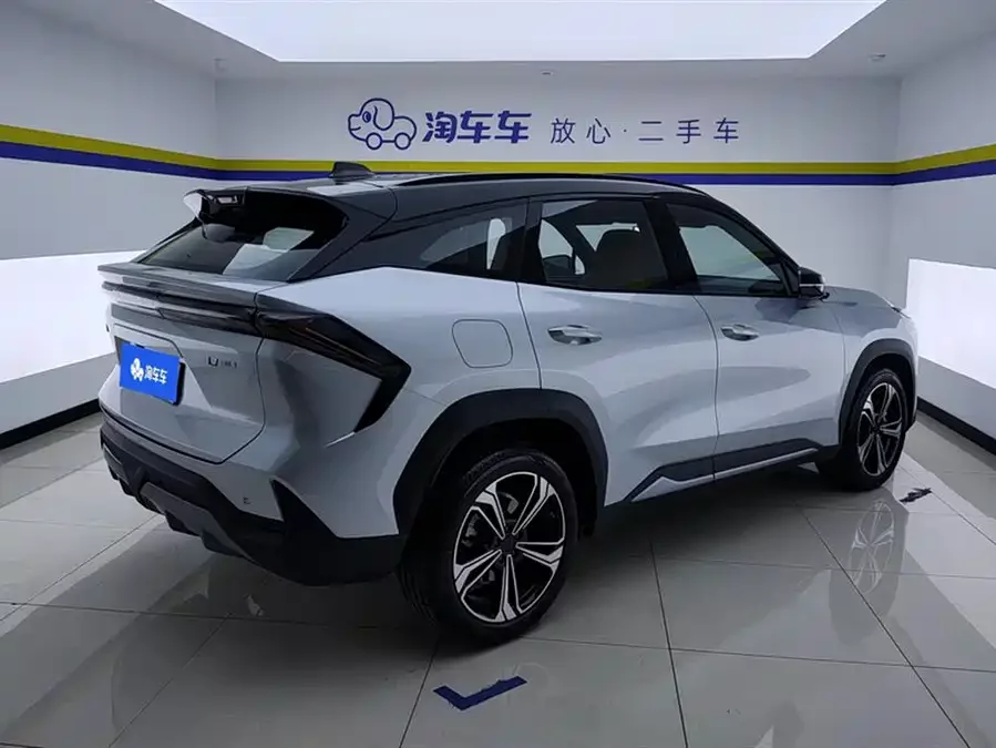 Geely Galaxy L7