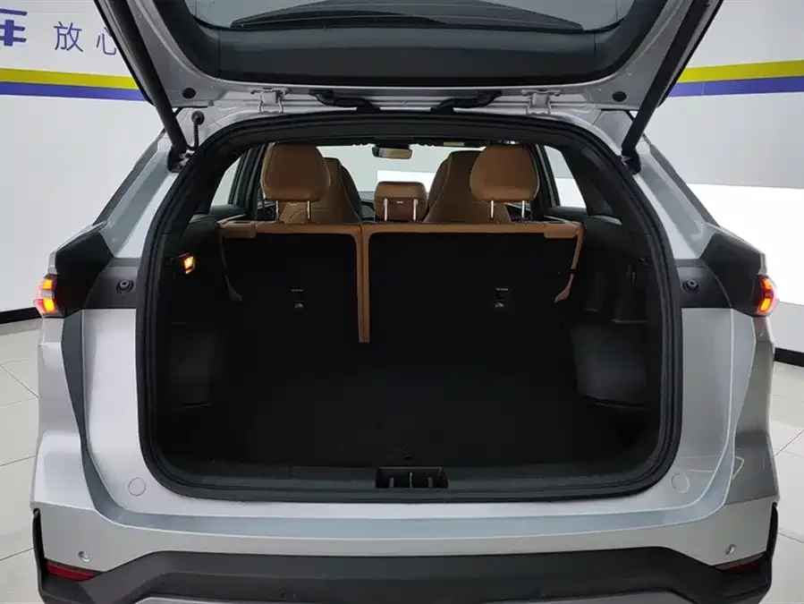 Geely Galaxy L7