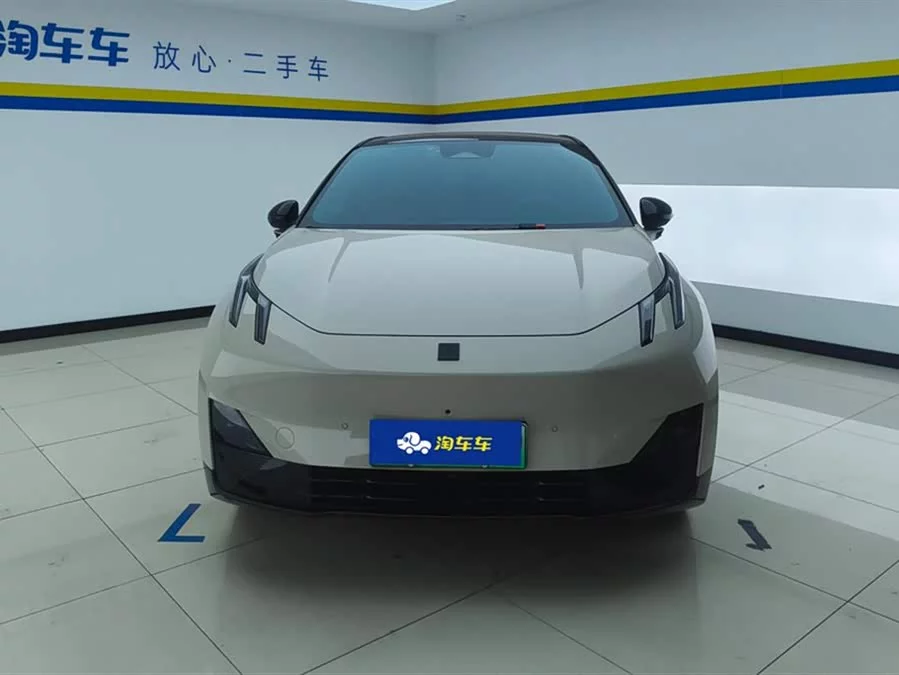Lynk & Co Z20