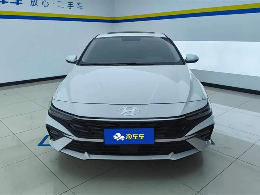 Hyundai Elantra