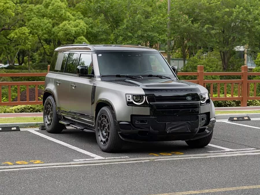 Land Rover guard