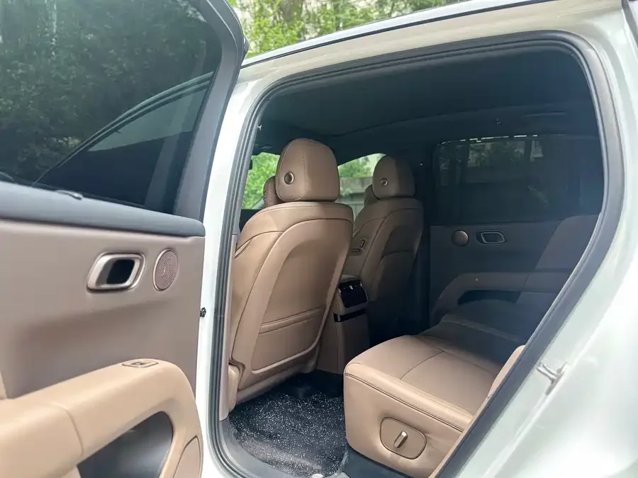 Li Auto i6