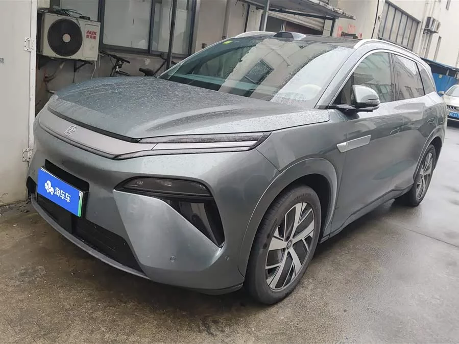 BYD Tang L