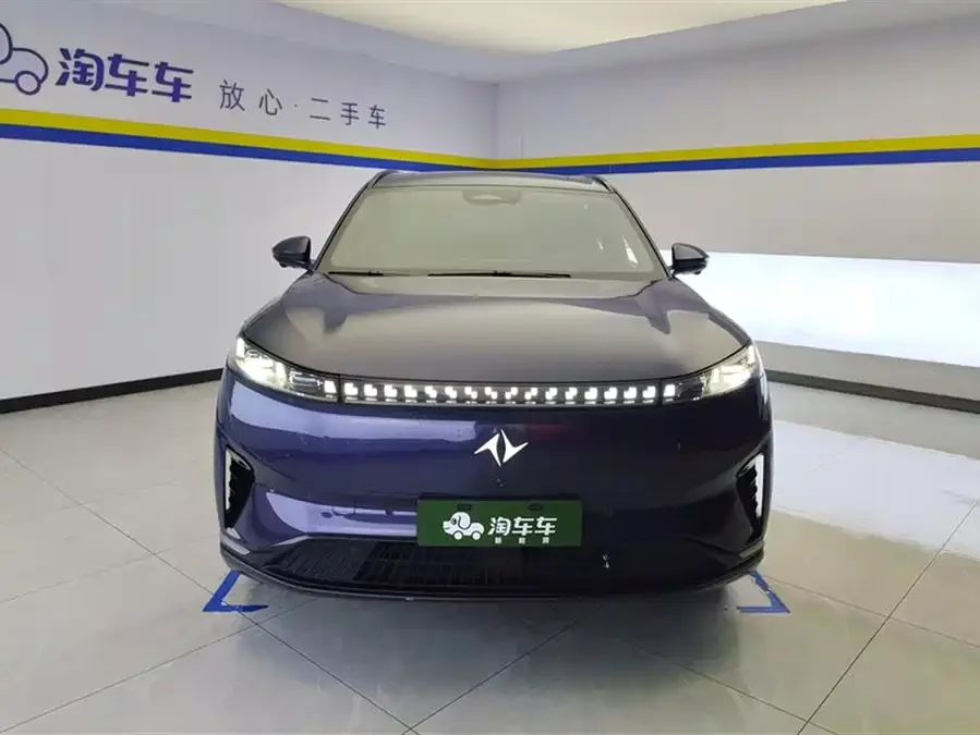 Dongfeng eπ008