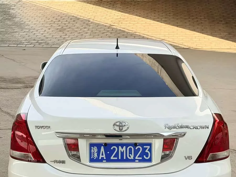 Toyota crown