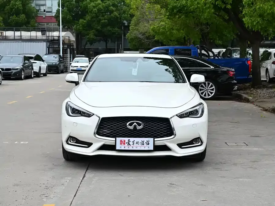 Infiniti Q60