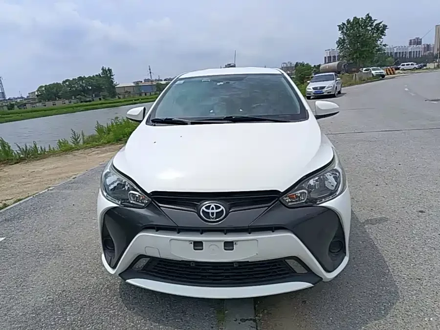 Toyota YARiS L
