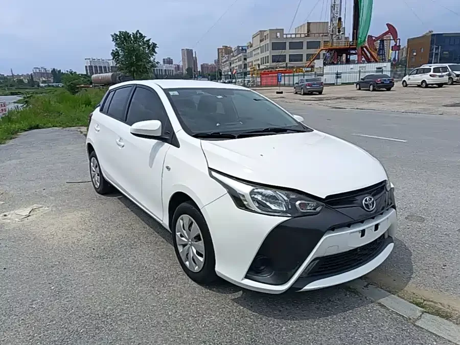 Toyota YARiS L
