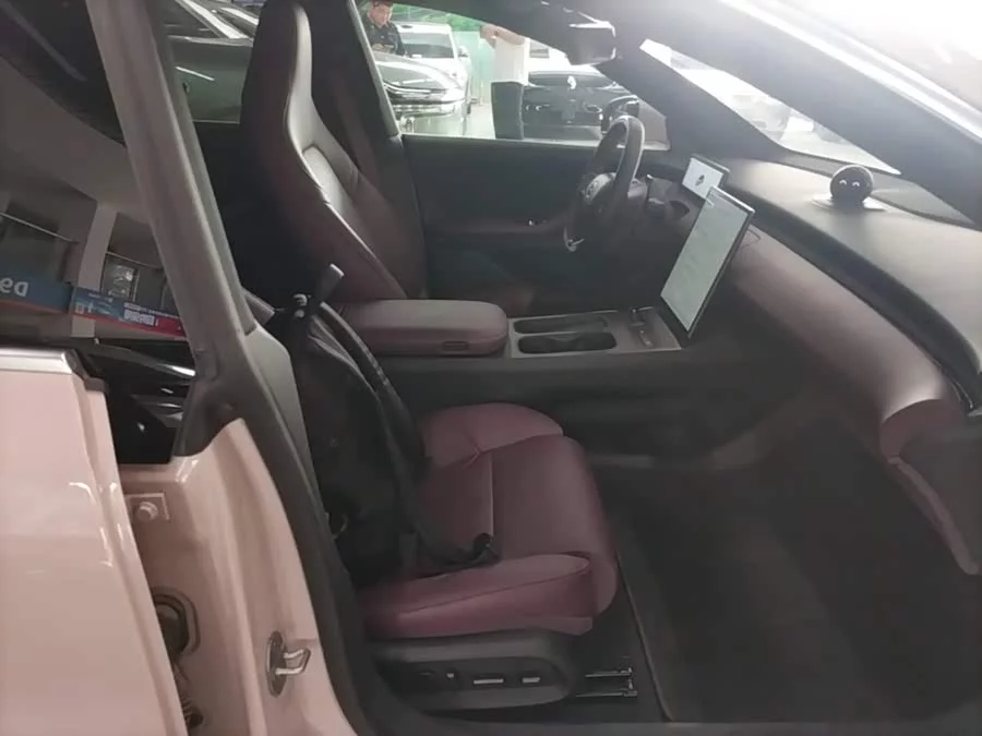 NIO ET5