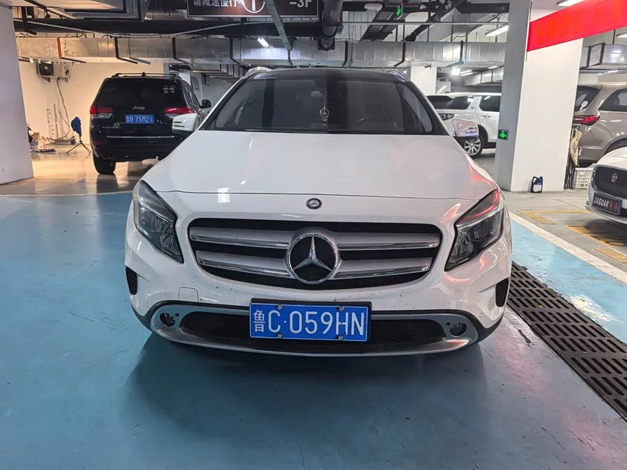 Mercedes Benz GLA