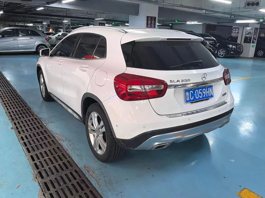 Mercedes Benz GLA