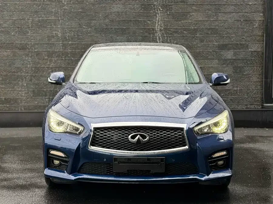 Infiniti Q50L